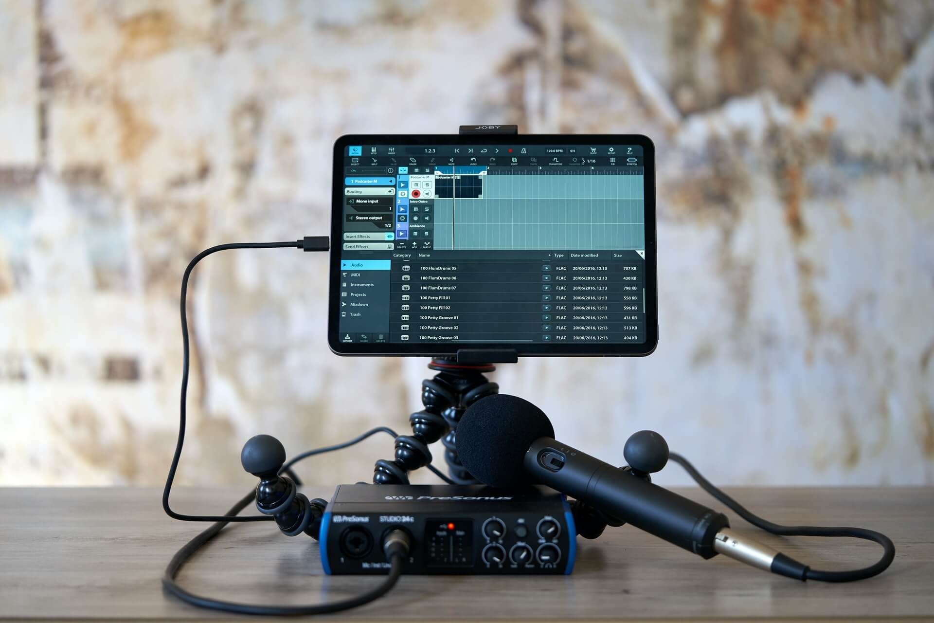 A Streaming and podcasting device set up.