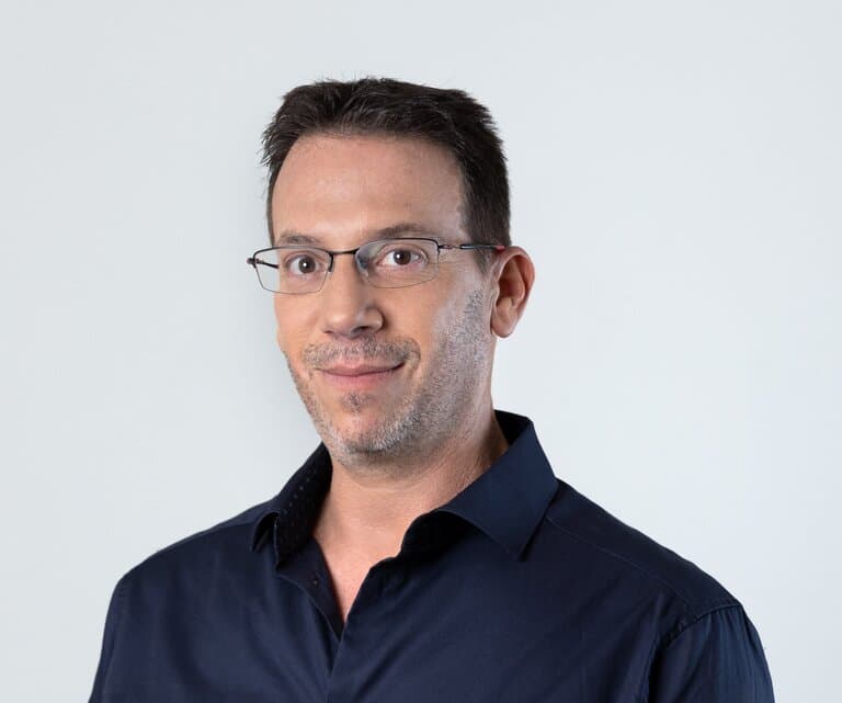 Yaniv (1)